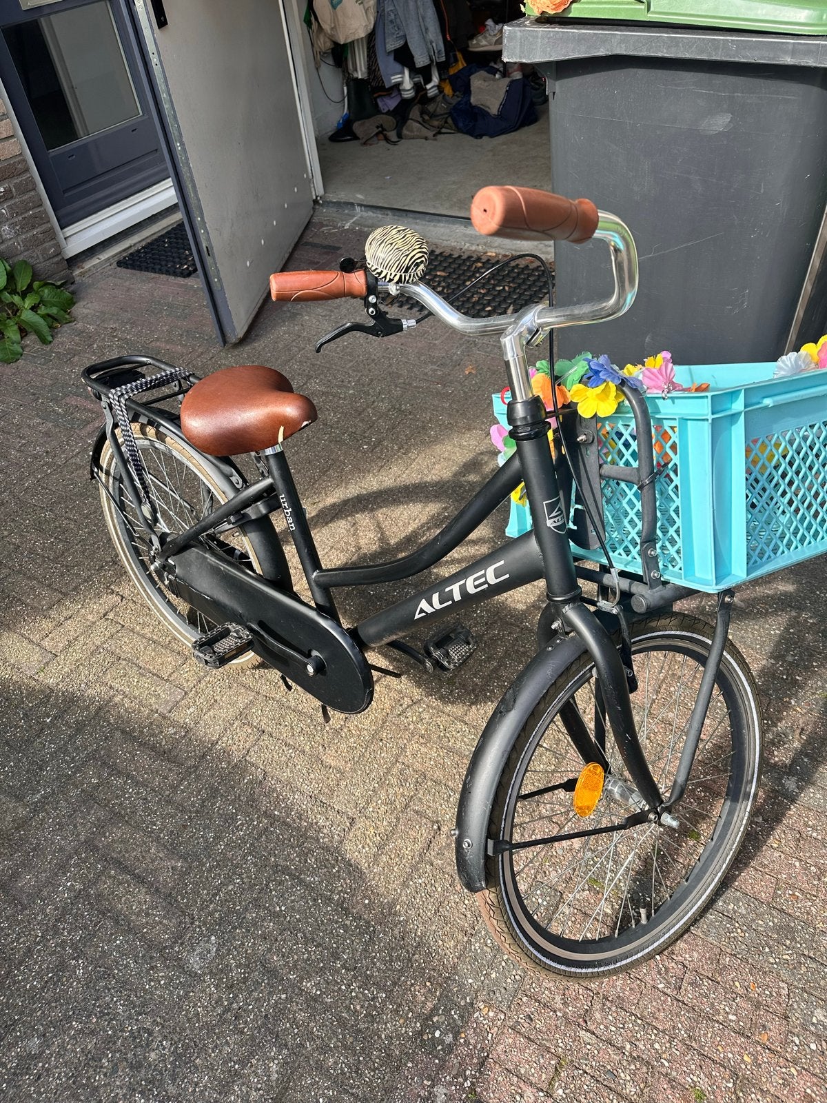 Altec Meisjesfiets 22 inch - Zwart met mandje, Fietsen en Brommers, Terugtraprem, 22 inch, Gebruikt, Ophalen of Verzenden