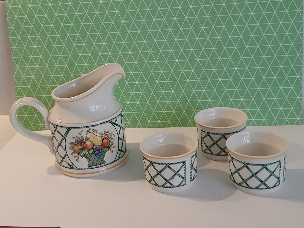 Villeroy & Boch Melkkan en Eierdopjes  Basket, Ophalen of Verzenden, Zo goed als nieuw, Overige stijlen, Porselein