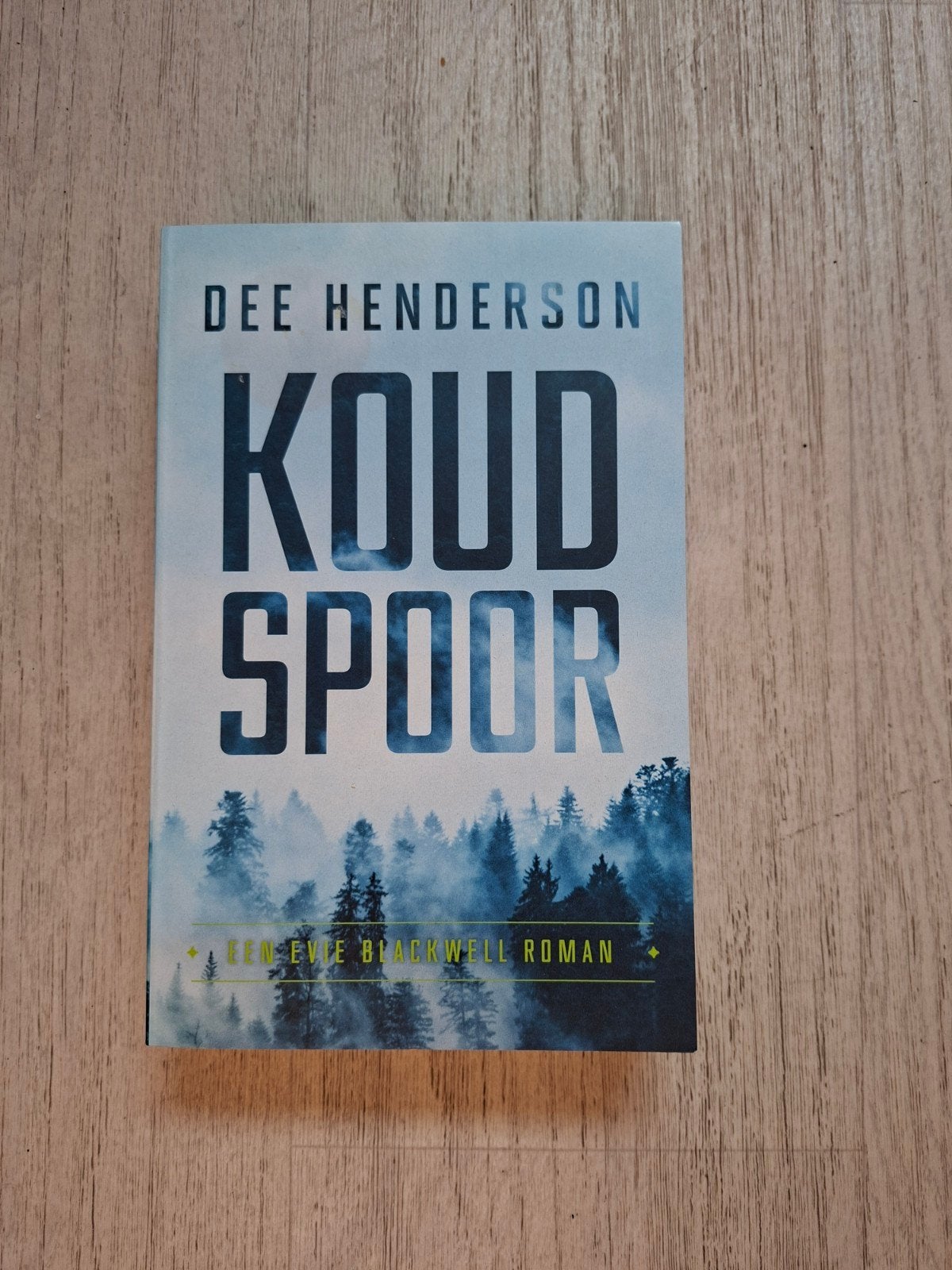 Dee Henderson - Koud spoor, Boeken, Ophalen of Verzenden, Zo goed als nieuw, Dee Henderson