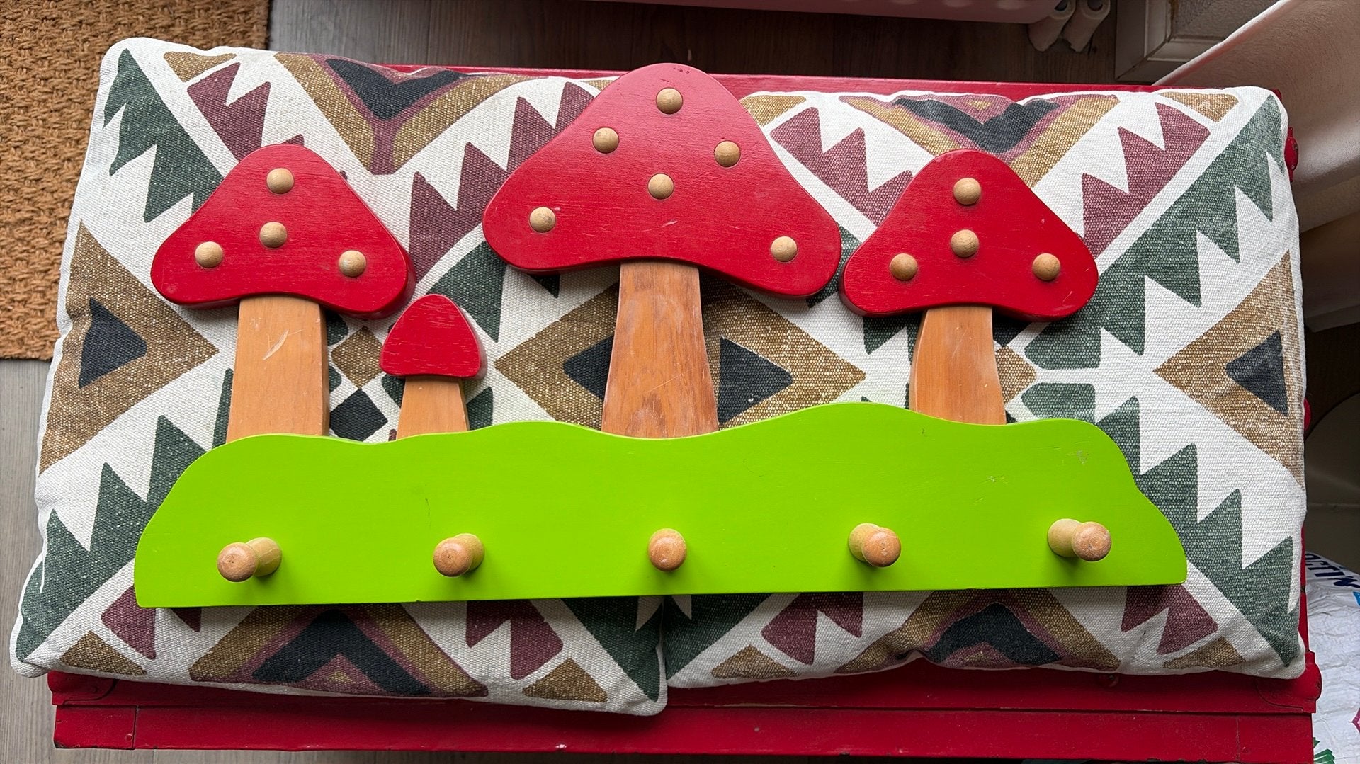 Kapstok kinderen paddestoelen hout rood witte stippen bos, Ophalen, Gebruikt