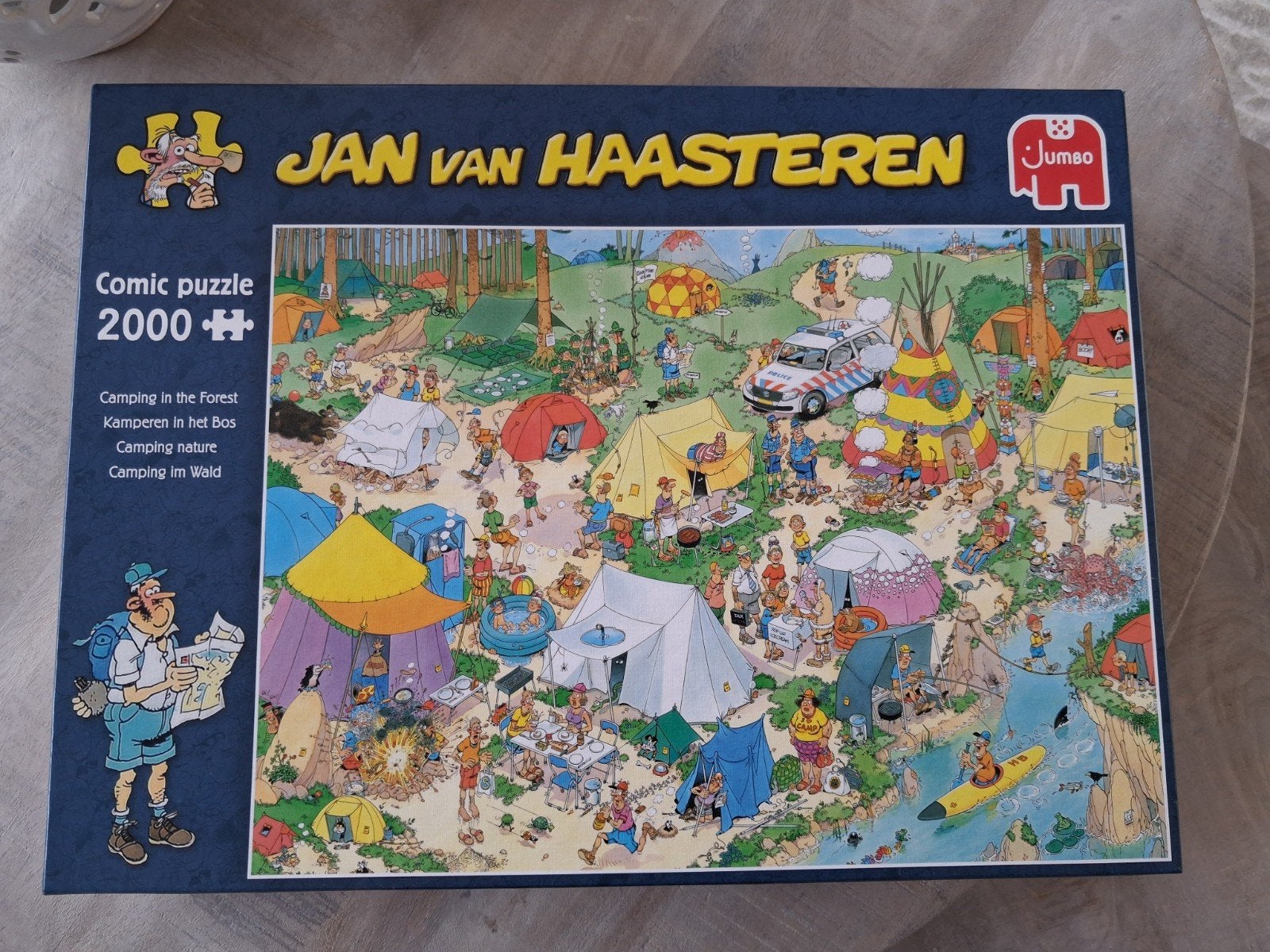 Jan van Haasteren Kamperen in het bos 2000 stukjes, Ophalen of Verzenden, Meer dan 1500 stukjes, Zo goed als nieuw, Legpuzzel