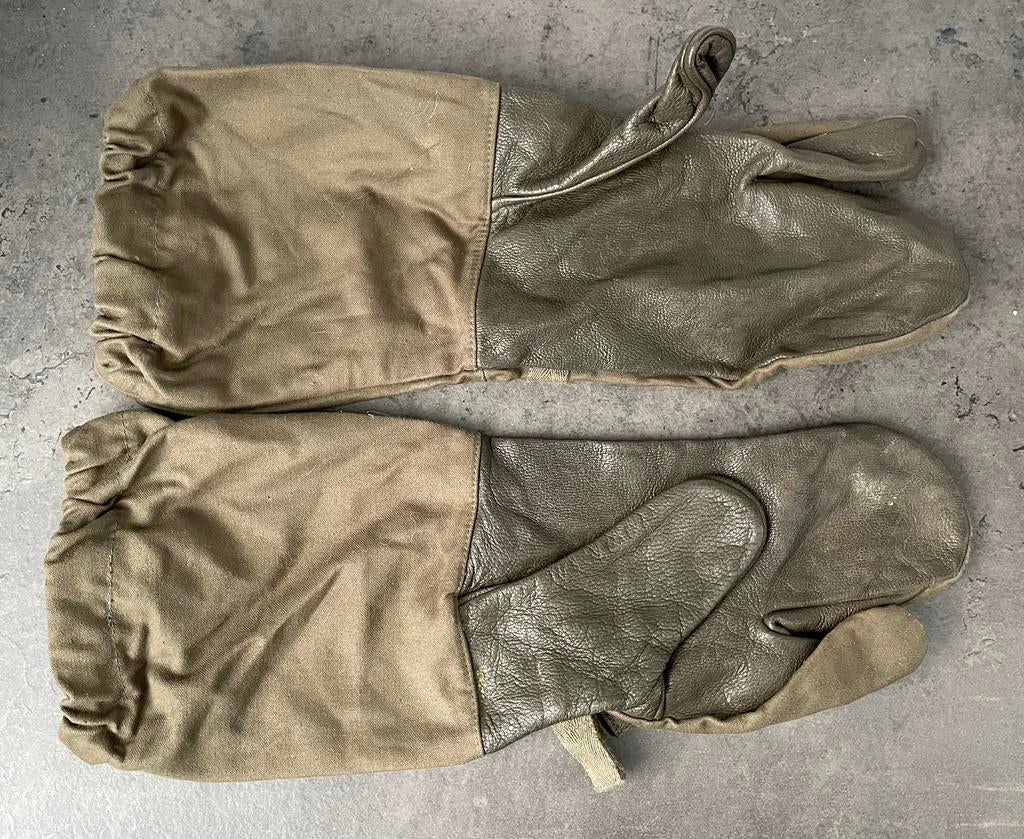 KL overhandschoenen maat 11, Ophalen of Verzenden, Landmacht, Nederland, Kleding of Schoenen