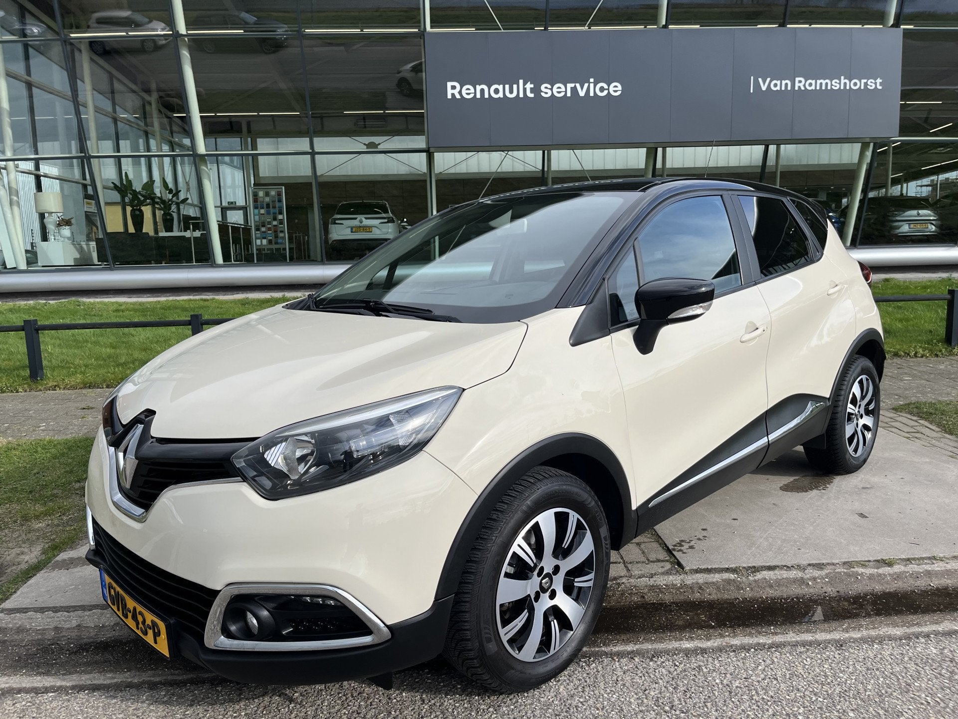Renault Captur 1.2 TCe Expression / Automaat / Stoelverw / K, 12 maanden, Stof, Gebruikt, 4 cilinders