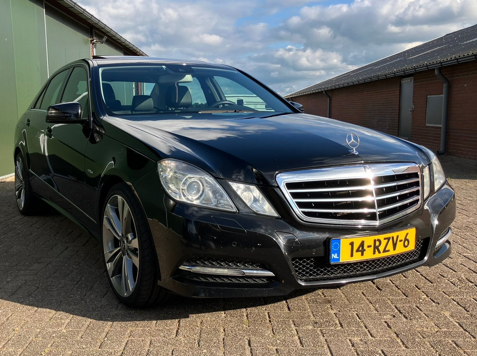 Mercedes-Benz E-Klasse E220cdi Sedan Aut5 W212 2010 Zwart, Automaat, Achterwielaandrijving, Zwart, 4 cilinders