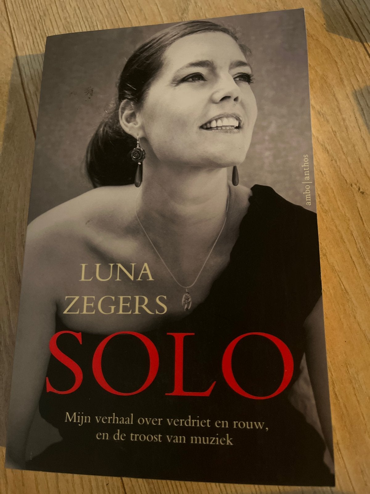 Luna Zegers - SOLO: Mijn verhaal over verdriet en rouw, Boeken, Ophalen of Verzenden, Zo goed als nieuw, Nederland