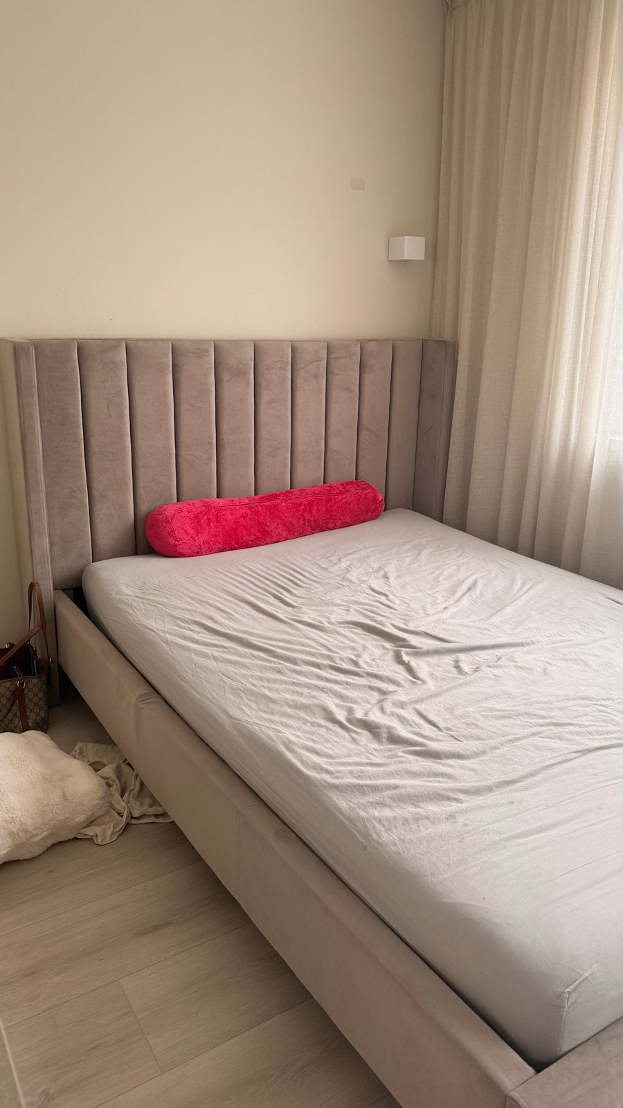 Beliani bed Fluweel VILLETTE 140x200 cm Taupe met schade, Ophalen, Gebruikt, Overige kleuren, Tweepersoons