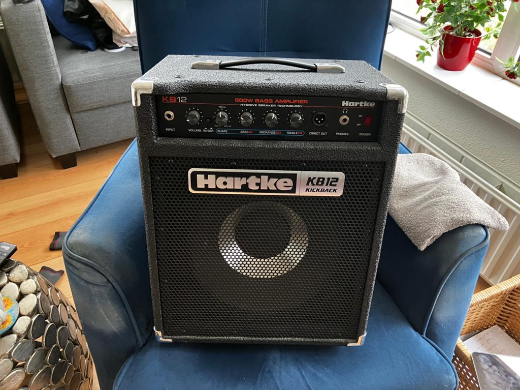 Hartke KB12 Kickback 500W Basversterker, Muziek en Instrumenten, Ophalen of Verzenden, Zo goed als nieuw, Basgitaar, 100 watt of meer