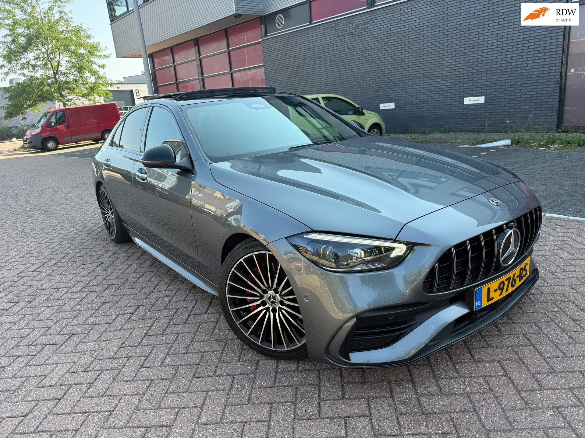 Mercedes-Benz C-klasse 180 AMG Line Pano BTW Auto VOL VOL Op, Auto's, Automaat, 1800 kg, Euro 6, 4 cilinders