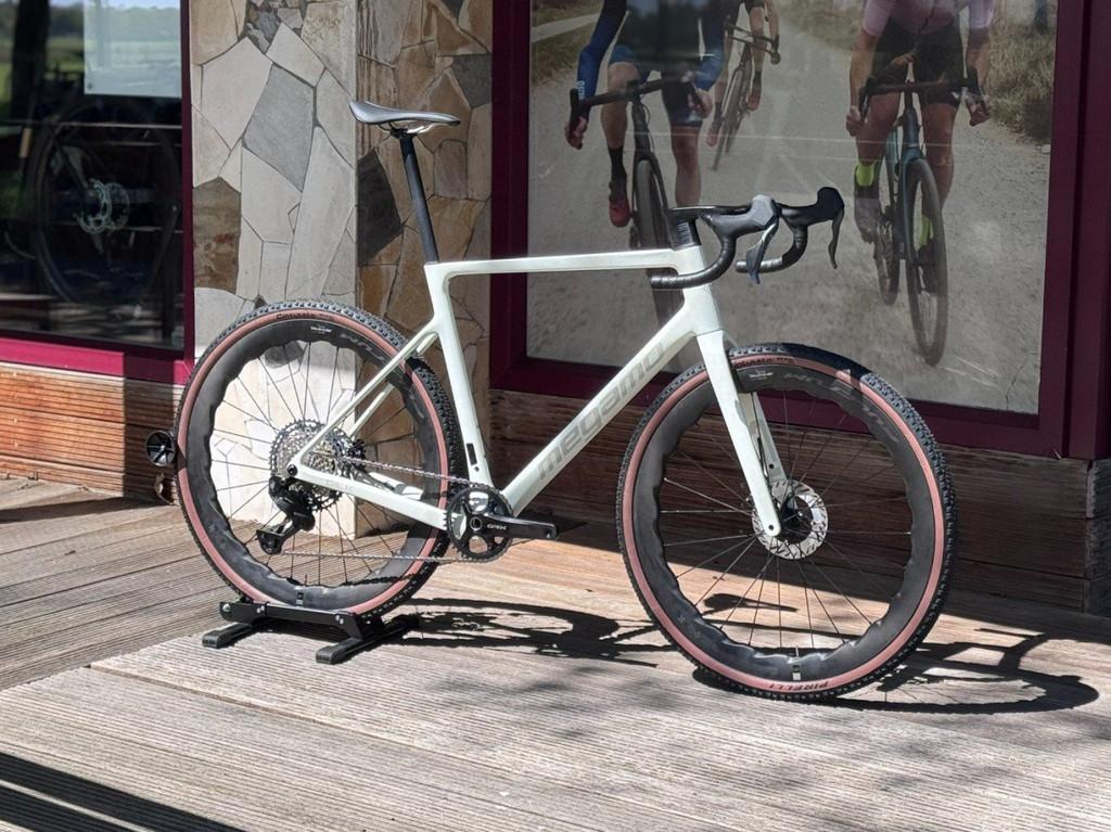 Megamo Silk 03 Jade Beige XL 2026, Fietsen en Brommers, Fietsen | Racefietsen, Nieuw, Overige merken