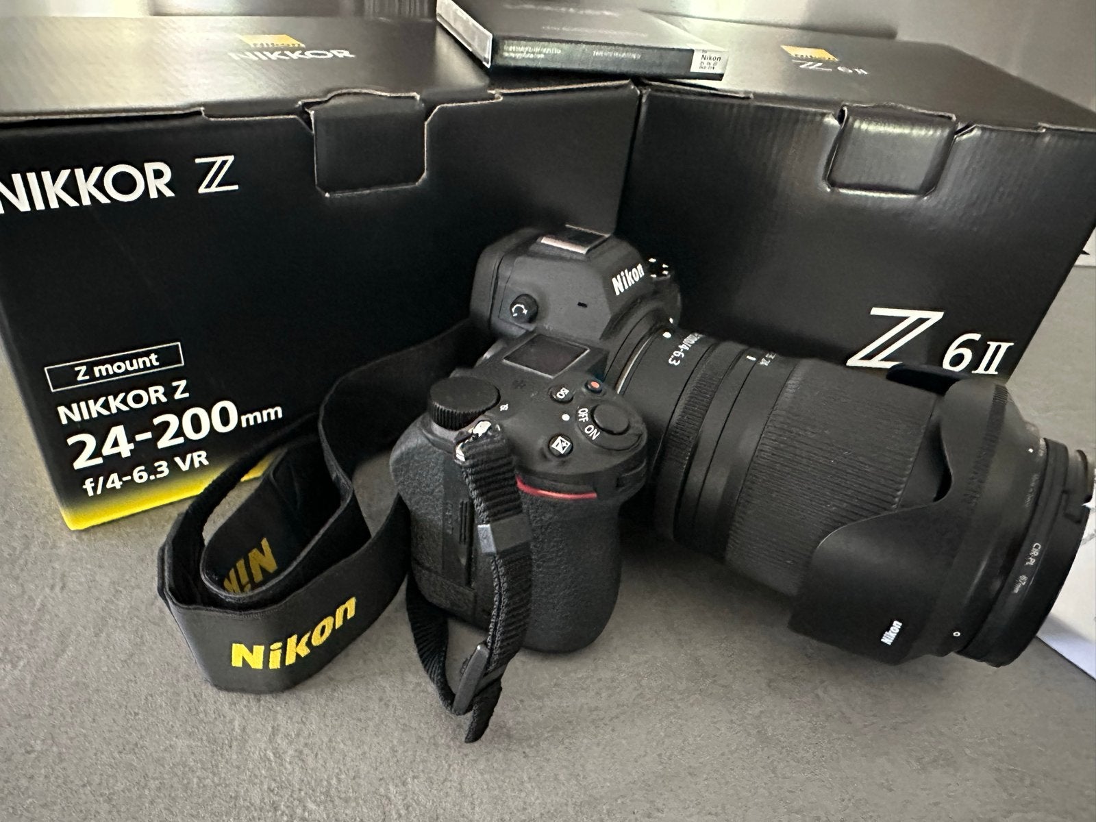 Nikon Z6 II met NIKKOR Z 24-200mm f/4-6.3 VR lens 1533 click, Beeldstabilisatie, Ophalen of Verzenden, Zo goed als nieuw, Accu