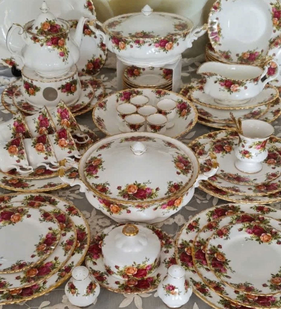 GEZOCHT! Inkoop Royal Albert Serviezen, Old Country Roses, Huis en Inrichting, Ophalen of Verzenden, Zo goed als nieuw, Overige stijlen