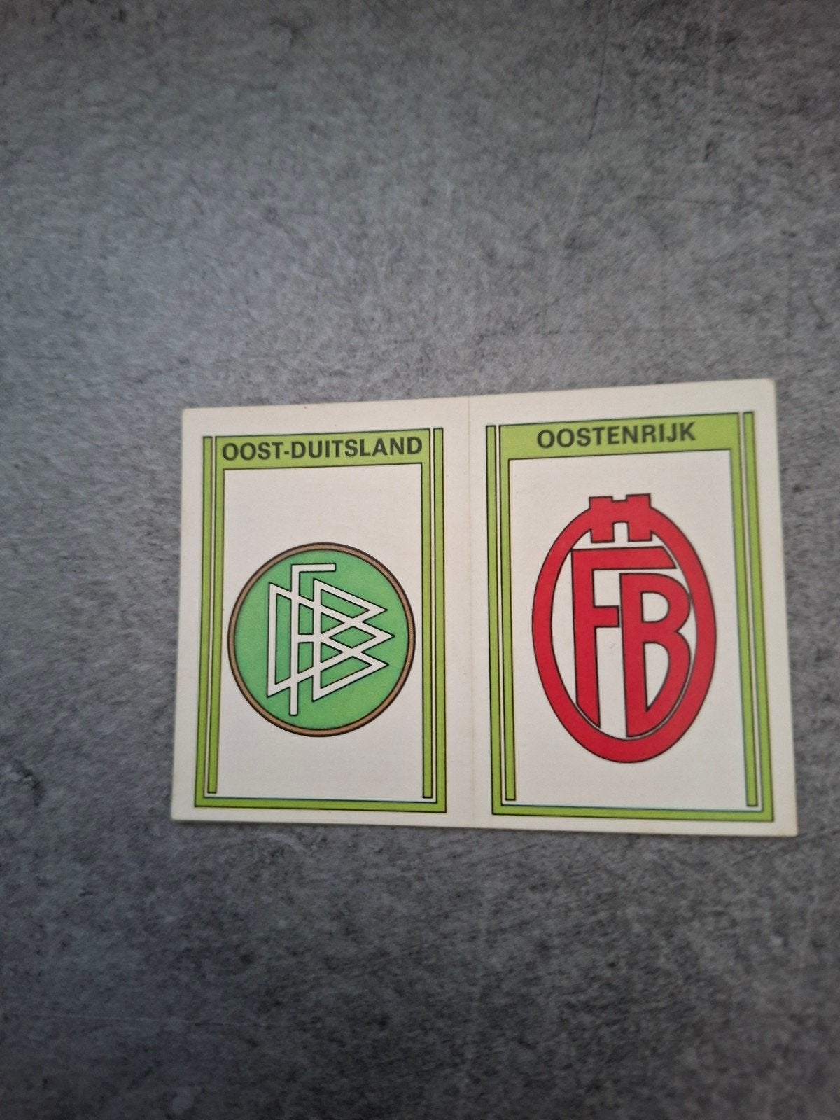 Panini sticker Voetbal 78. Embleem Oost-Duitsland/Oostenrijk, Ophalen of Verzenden, Zo goed als nieuw, Sticker