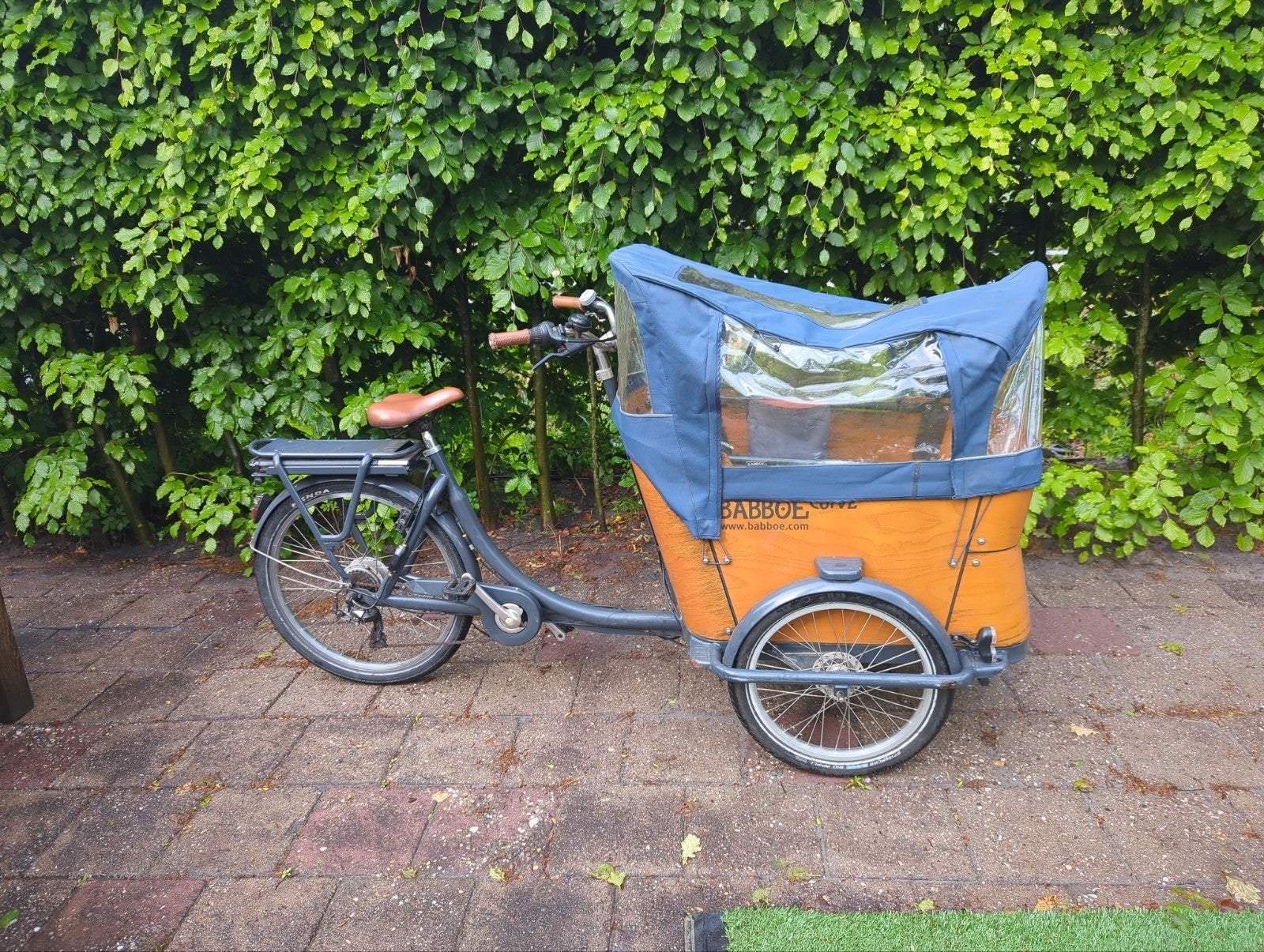 Babboe Curve Bakfiets - met nieuwe accu, Fietsen en Brommers, Ophalen, Gebruikt, 4 kinderen of meer, Huif