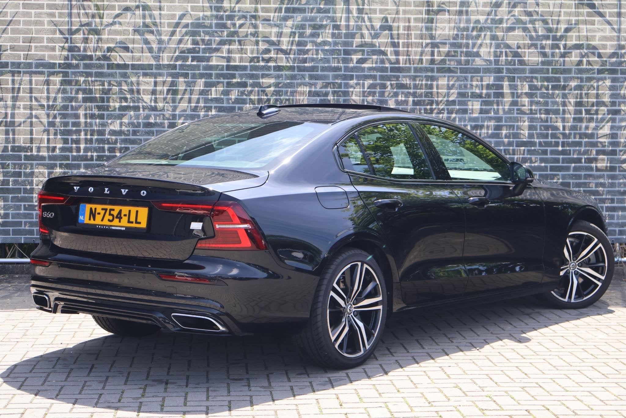 Volvo S60 2.0 Recharge T6 AWD R-Design | Plug-In Hybrid (PHE, Auto's, Volvo, 12 maanden, Euro 6, 4 cilinders, Vierwielaandrijving