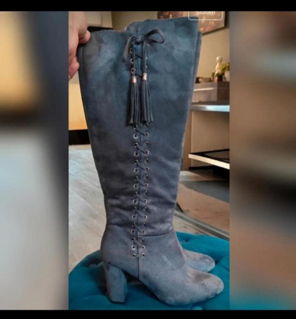 Mooie Grijs Suede look knielaarzen Graceland maat 37, Kleding | Dames, Schoenen, Ophalen of Verzenden, Zo goed als nieuw, Grijs