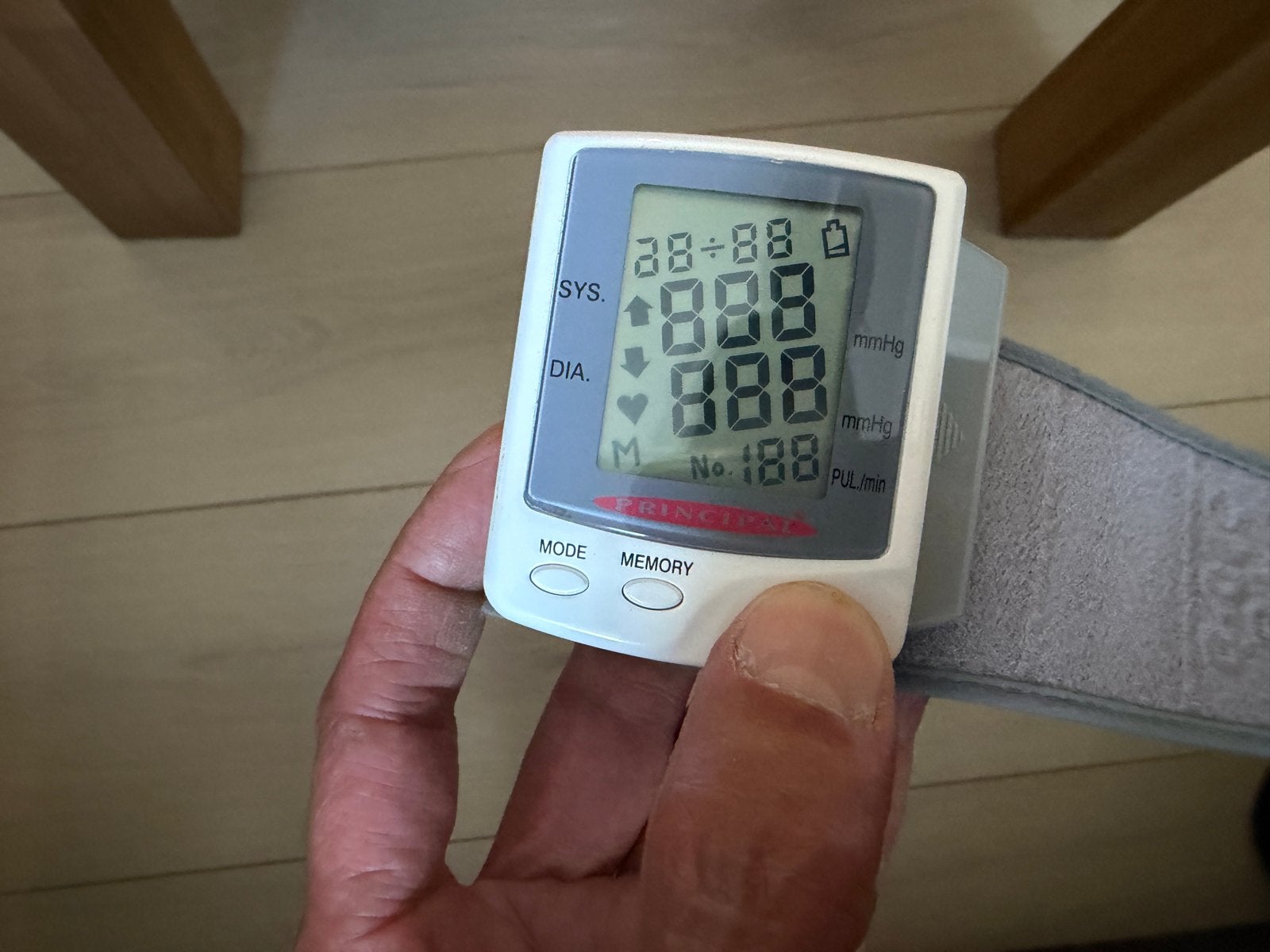 Bloeddrukmeter voor pols, compact en draagbaar, Ophalen, Gebruikt, Overige typen
