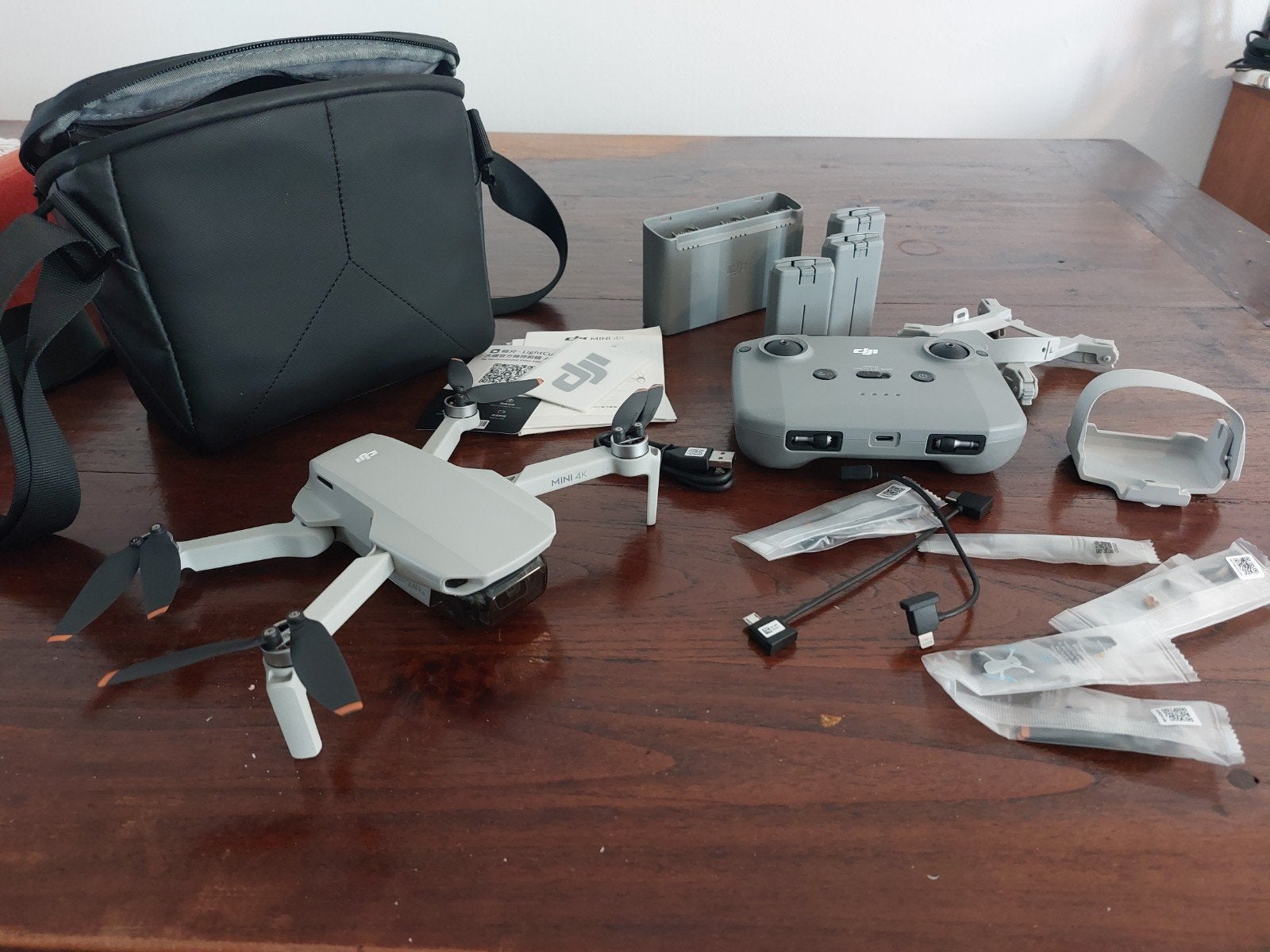 DJI Mini 4K Fly More Combo - Zo goed als nieuw, Audio, Tv en Foto, Drones, 30 tot 45 minuten, Cameradrone, Ophalen of Verzenden