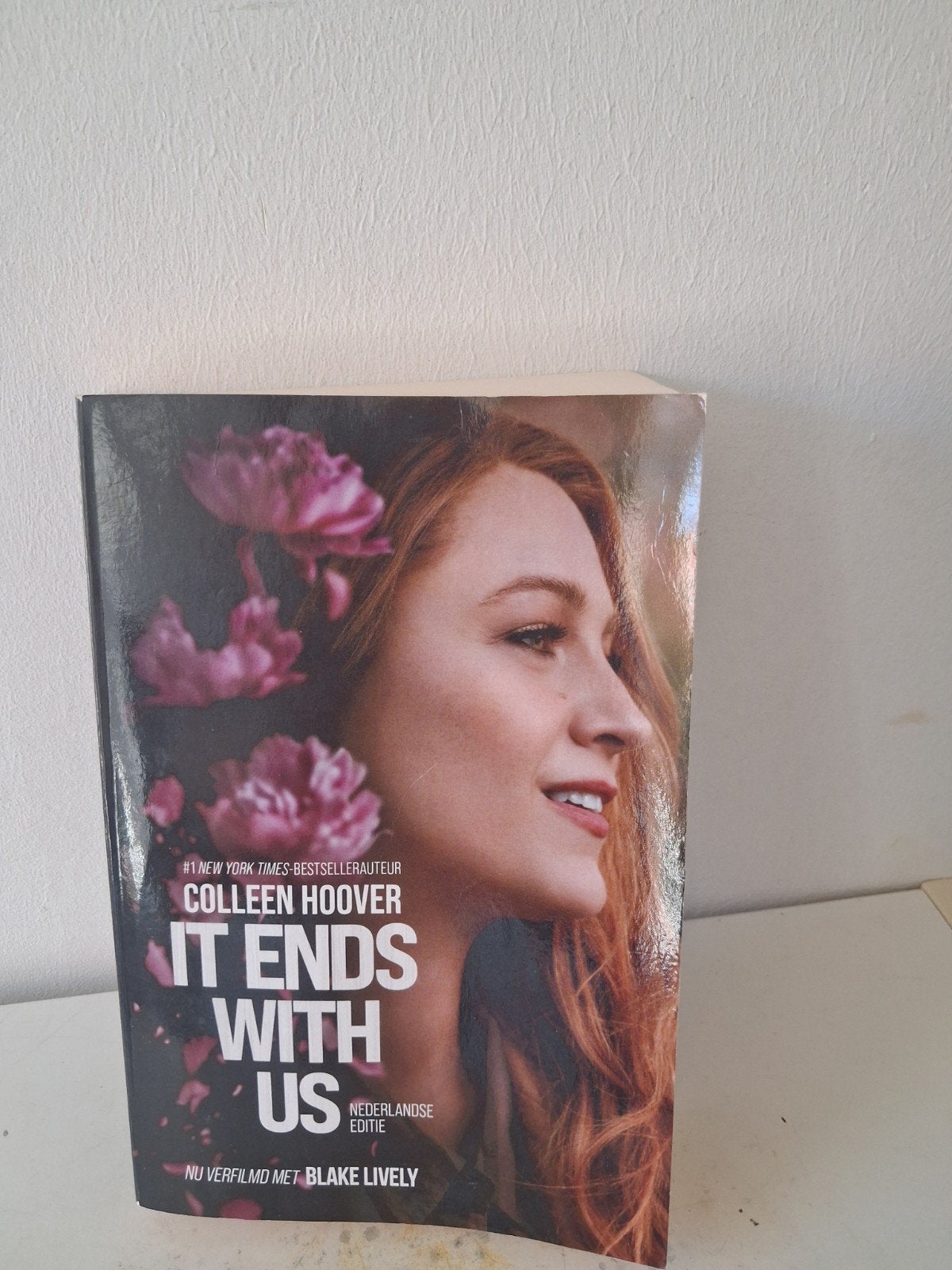It Ends With Us - Colleen Hoover (Nederlandse editie), Boeken, Ophalen of Verzenden, Gelezen, Colleen Hoover, Nederland