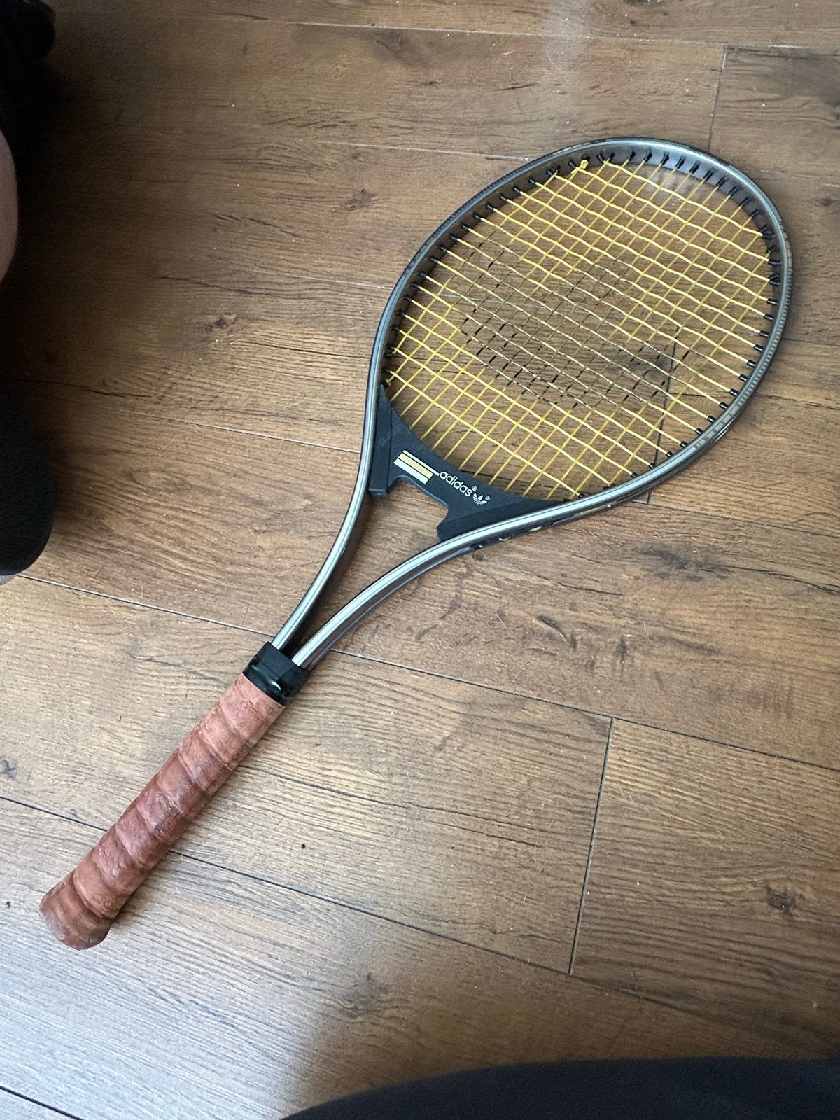 Vintage Adidas tennisracket met hoes, Sport en Fitness, Tennis, Ophalen of Verzenden, Gebruikt, Racket, Adidas