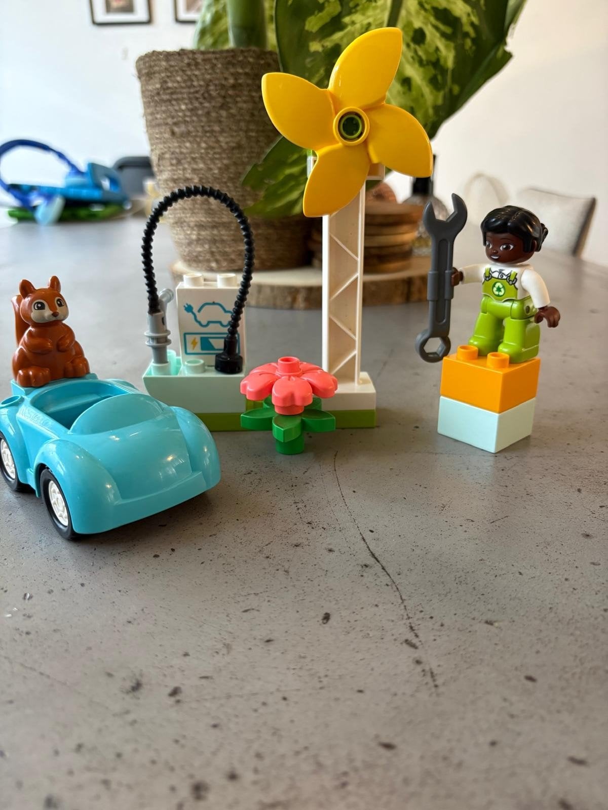 Lego Duplo Windmolen en Elektrische Auto Set, Inclusief minifiguren, Overige thema's, Ophalen of Verzenden, Zo goed als nieuw