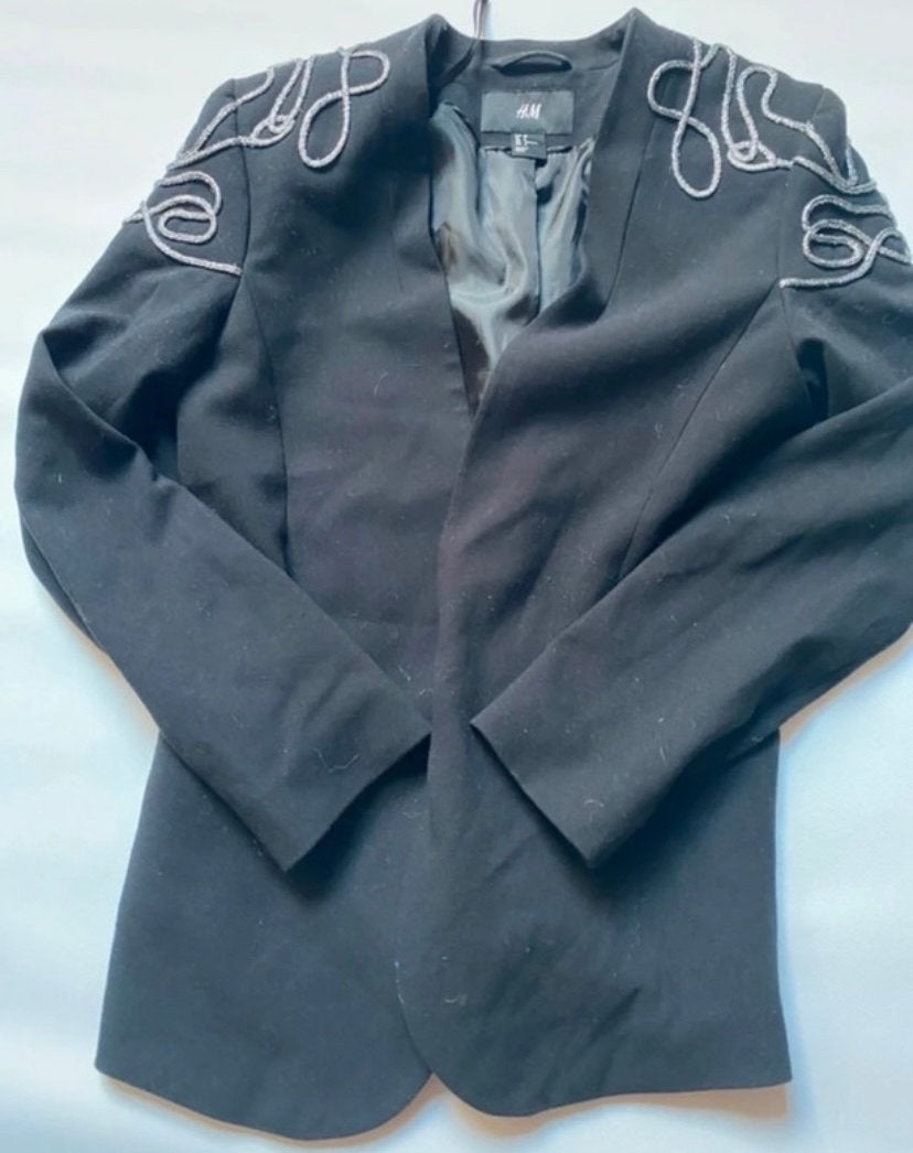 Elegante Zwarte Blazer H&M Maat 36 met Zilveren Accenten, Zwart, Ophalen of Verzenden, Jasje, Maat 36 (S)