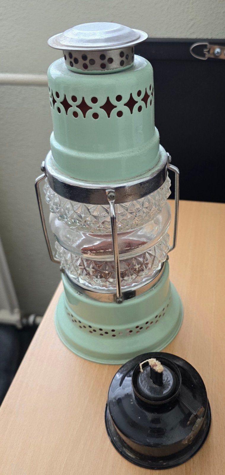 Vintage olielamp - Groen met glazen reservoir, Antiek en Kunst, Antiek | Lampen, Ophalen of Verzenden