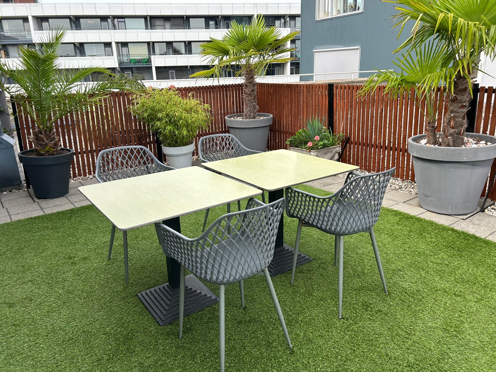 2 bistro setjes, Ophalen, 4 zitplaatsen, Kunststof, Gebruikt