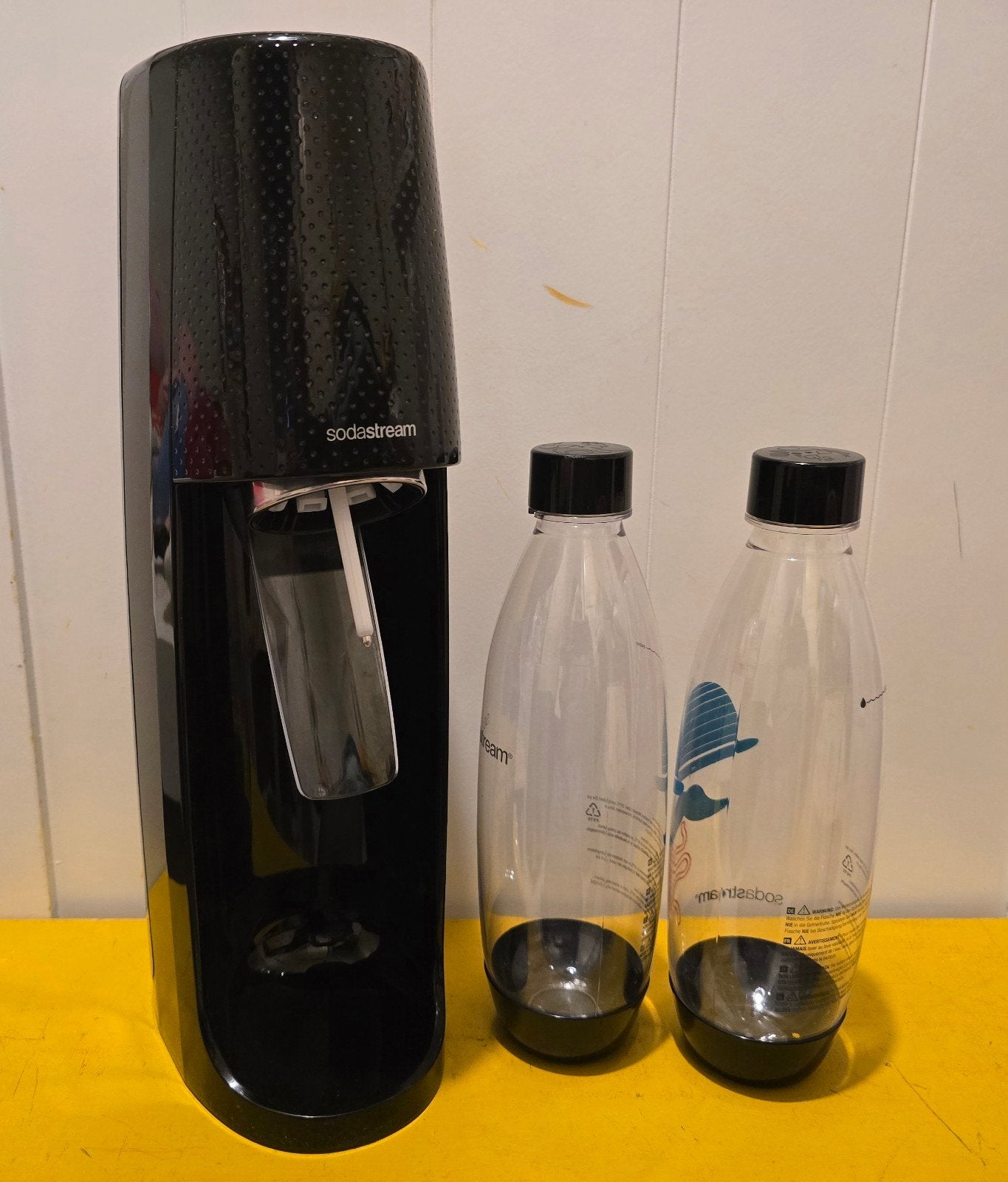 Sodastream met 2 herbruikbare flessen, Witgoed en Apparatuur, Ophalen of Verzenden, Zo goed als nieuw