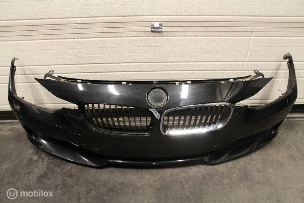 Bumper grijs BMW 3 serie F30 F31 F34 (2011-2019), Gebruikt, Voor, Ophalen of Verzenden, Bumper
