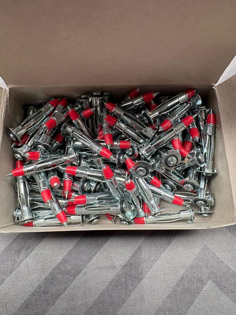 Molly plug / hollewandanker metaal - grote partij 15.000st, Ophalen of Verzenden, Zo goed als nieuw