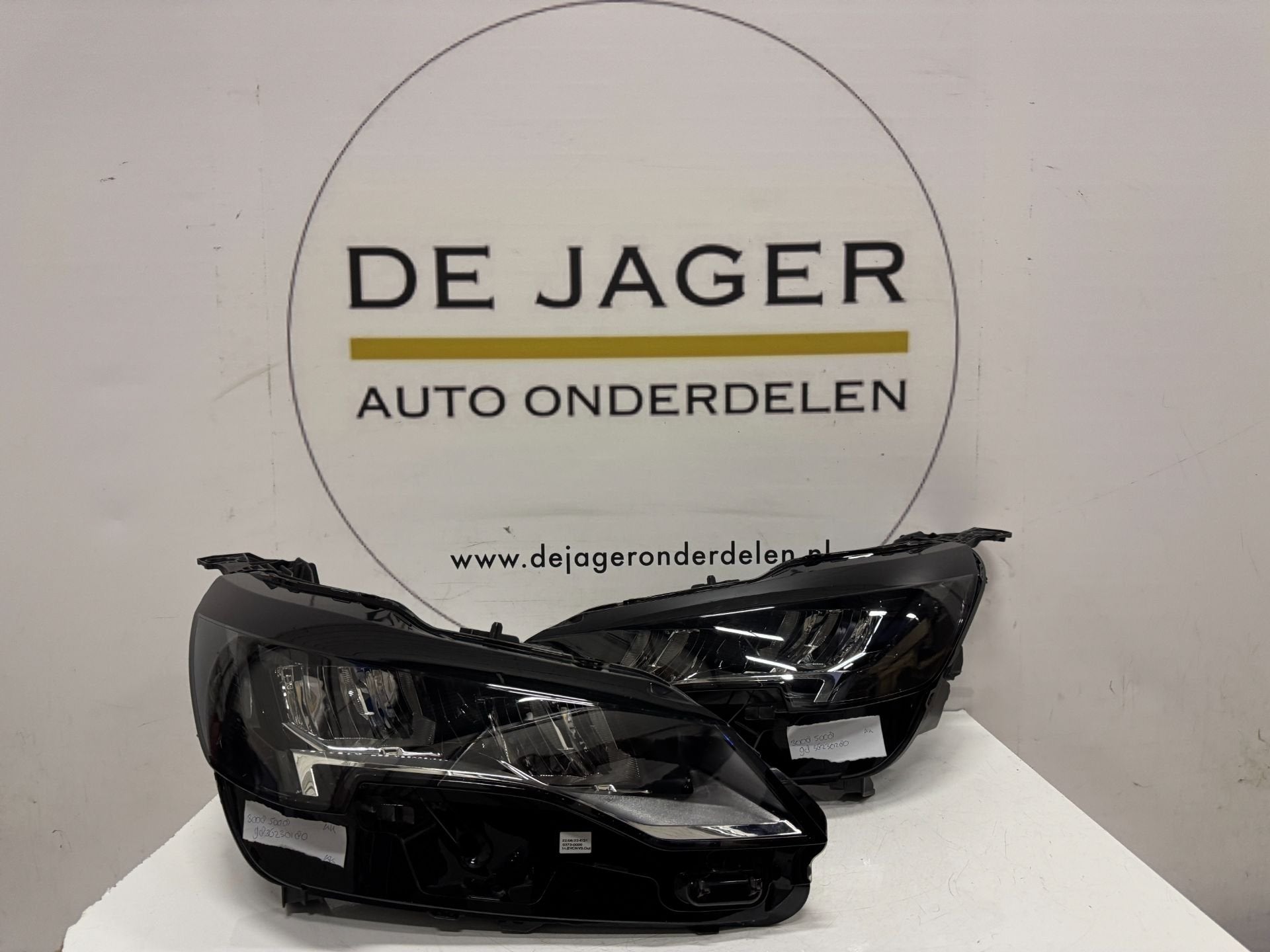 PEUGEOT 3008 5008 LED KOPLAMPEN SET 9836230280 9836230180, Taurusavenue 1
2132 LS  Hoofddorp, NL, Gebruikt, Contact.group@renault.com