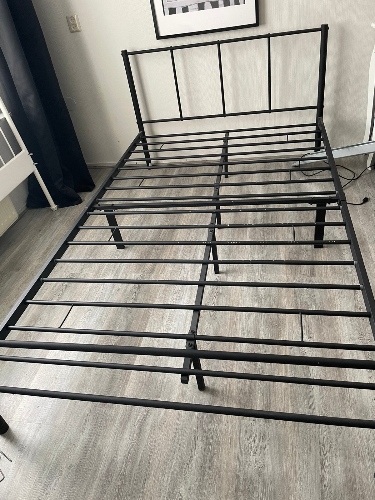 Stalen bed met bodem, Huis en Inrichting, Slaapkamer | Bedden, Ophalen, 90 cm, Eenpersoons, Zwart