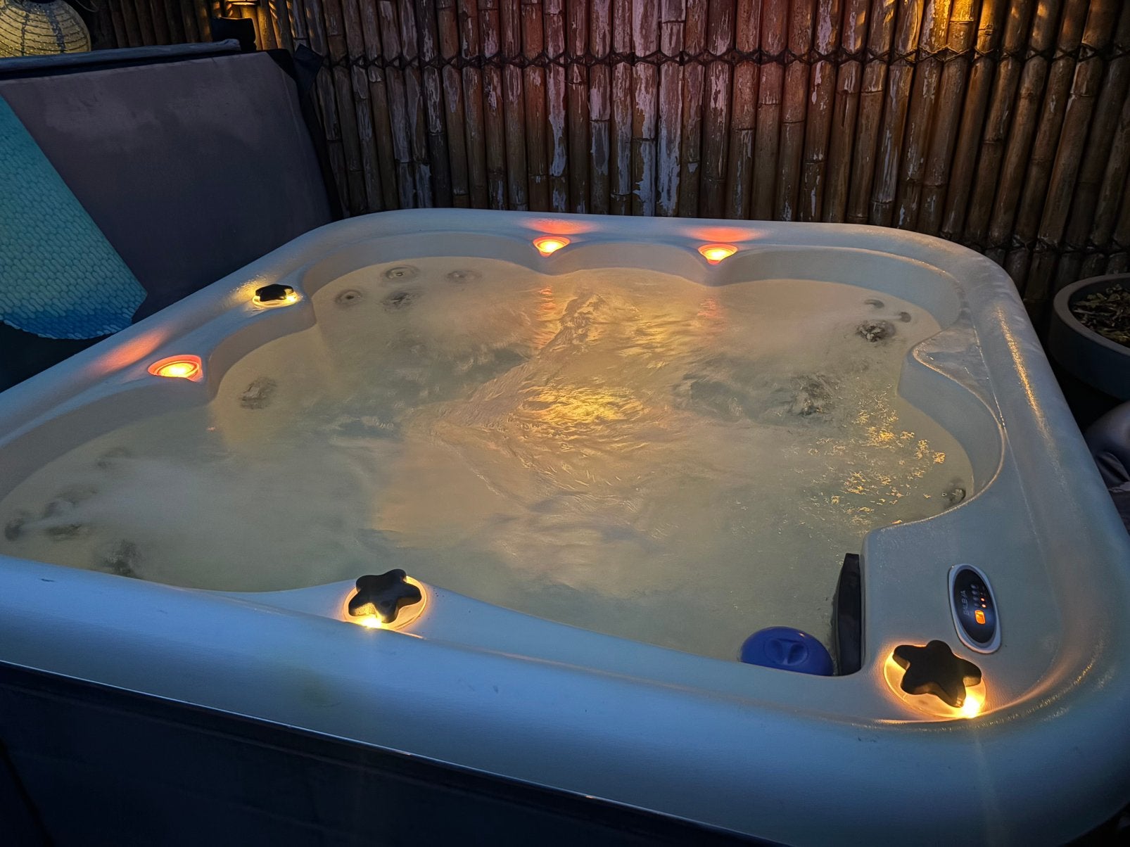 Fonteyn spa jacuzzi 2x2 5-6 persoons in goede staat nwe pomp, Ophalen, Filter, Jacuzzi, Fonteyn