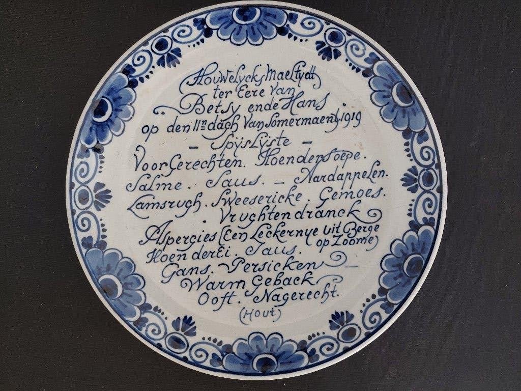 Delfts blauw bord 1919 Houwelycks Maeltydt Betsy ende Hans, Antiek en Kunst, Ophalen of Verzenden