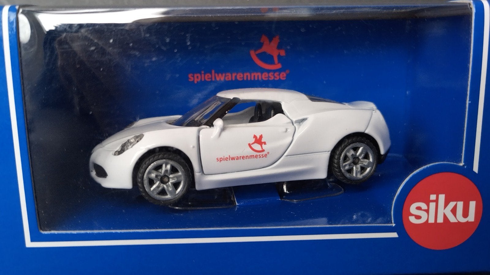 alfa Romeo 4c  Spielwaren Messe 1:55 Siku Pol, Auto, Nieuw, Ophalen of Verzenden, Sieper