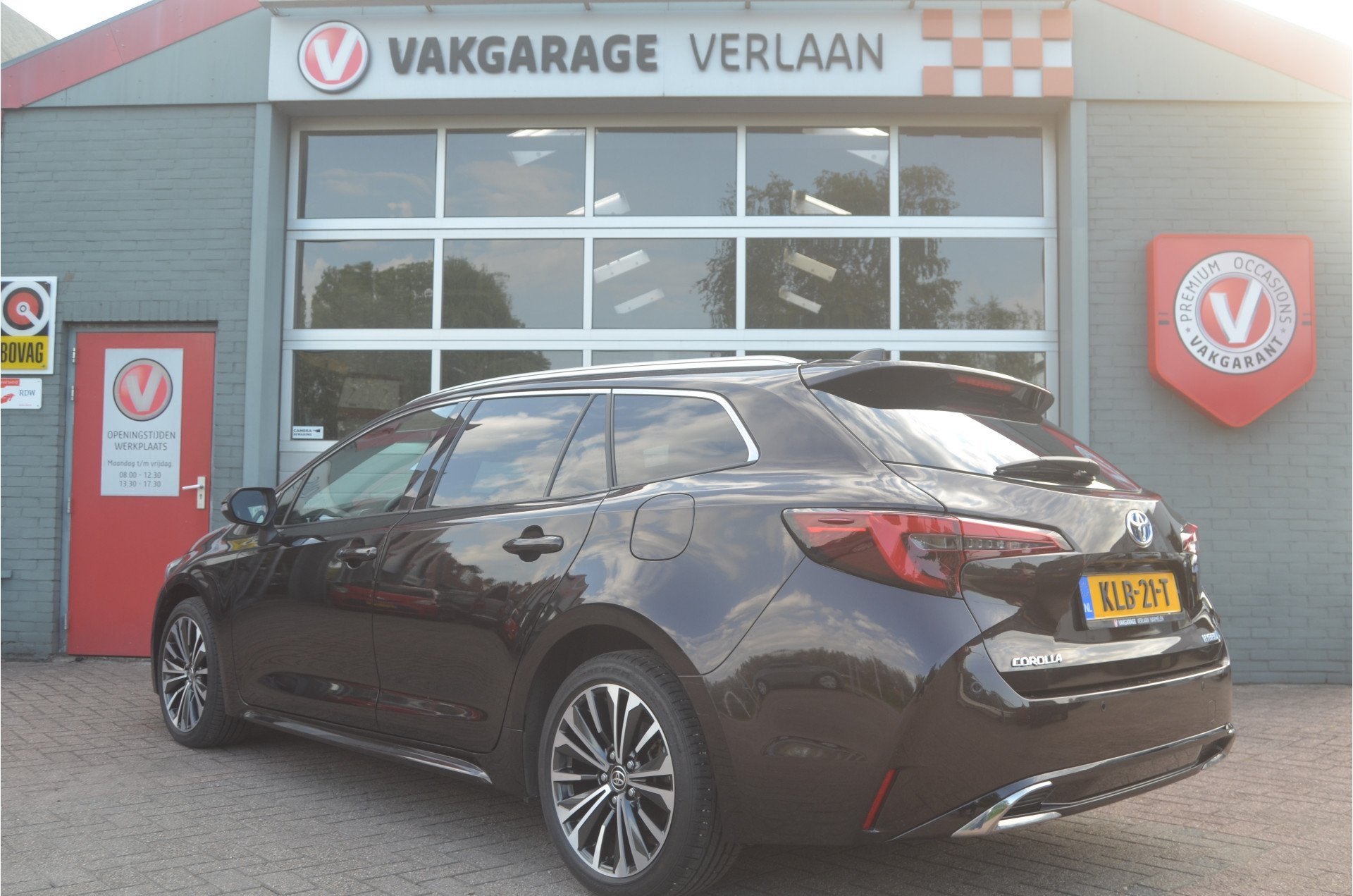 Toyota Corolla Touring Sports Hybrid 140 Business Plus, 12 maanden, 450 kg, Gebruikt, 4 cilinders