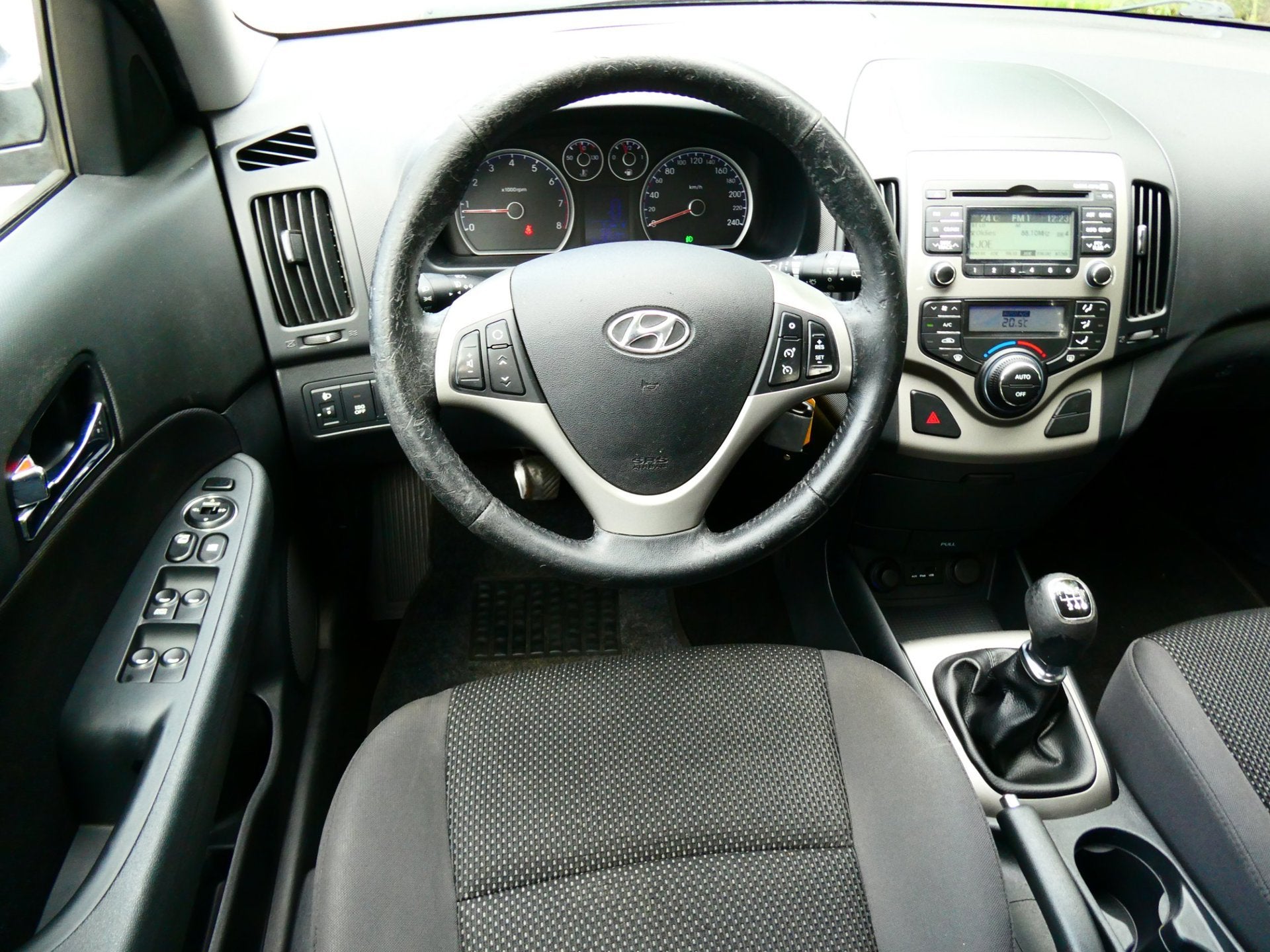 Hyundai I30 CW 1.6i i-Motion 126pk 1e eig. Clima Cruise PDC, Euro 5, Gebruikt, 1591 cc, 4 cilinders