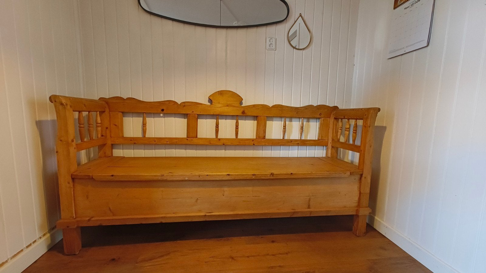 Grenen houten klepbank, Ophalen