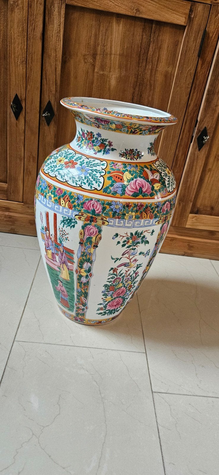 Grote Chinese vaas met kleurrijke decoraties, Antiek en Kunst, Ophalen