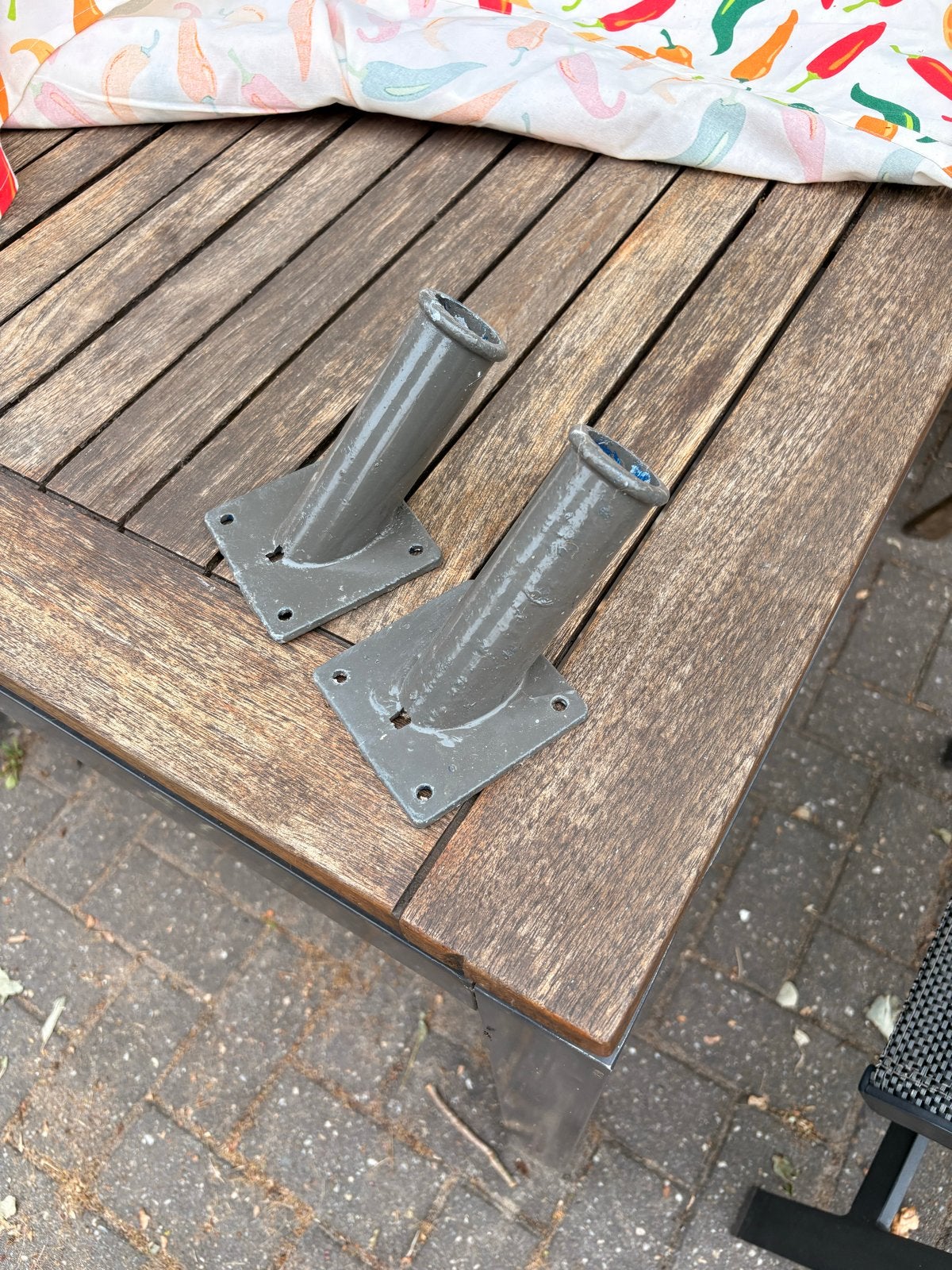 2x Vlaggenstokhouder - Grijs - Gebruikt, Ophalen, Gebruikt