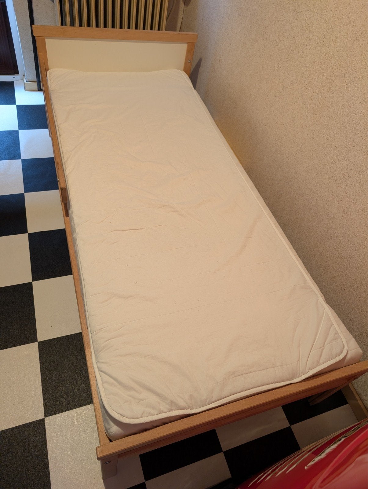kinderbedje, Ophalen, Gebruikt, Bruin, 190 cm of minder