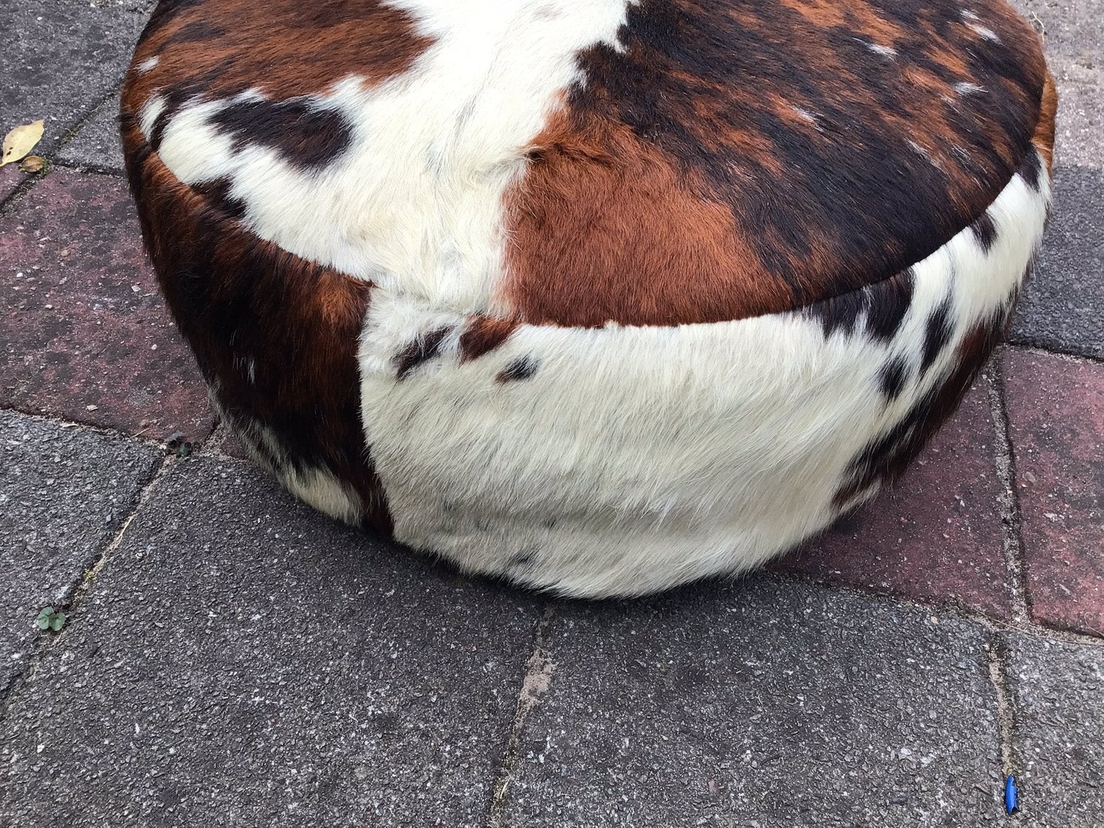 Poef koeienhuid vintage, Ophalen, Minder dan 50 cm, Gebruikt, Rond