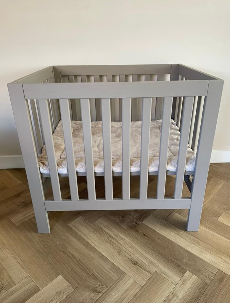 Beige box, Kinderen en Baby's, Ophalen, Zo goed als nieuw