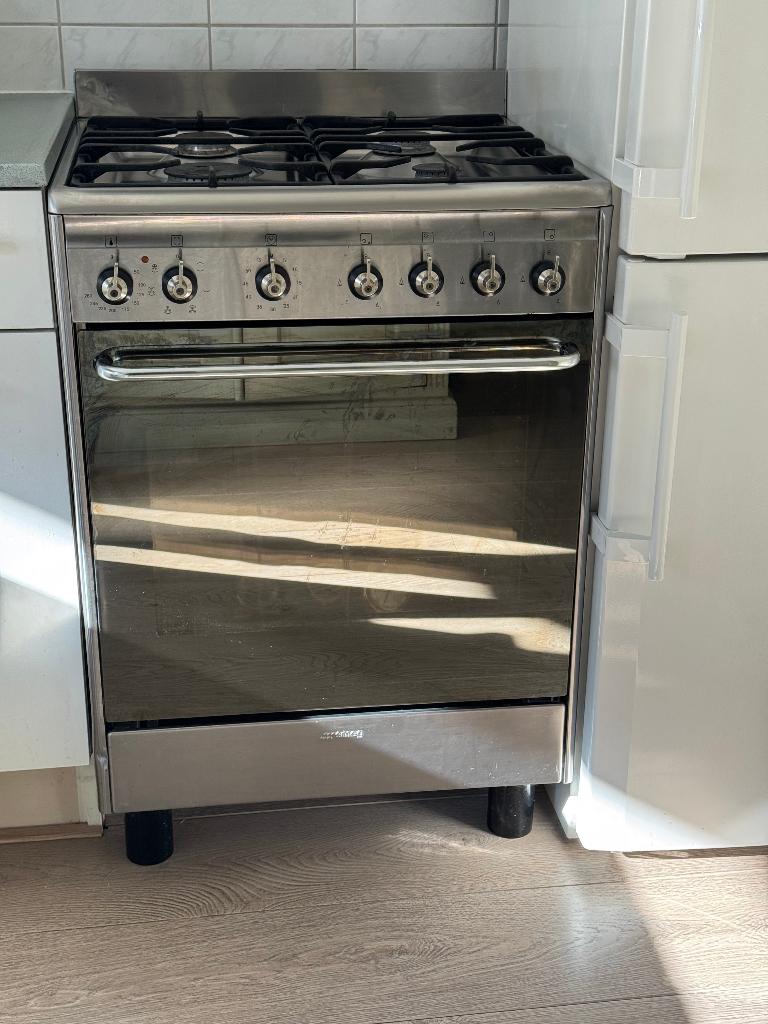 Smeg Fornuis, Witgoed en Apparatuur, Fornuizen, Gebruikt, Vrijstaand, Gas, 4 kookzones, 90 tot 95 cm, 60 cm of meer, Grill, Hete lucht
