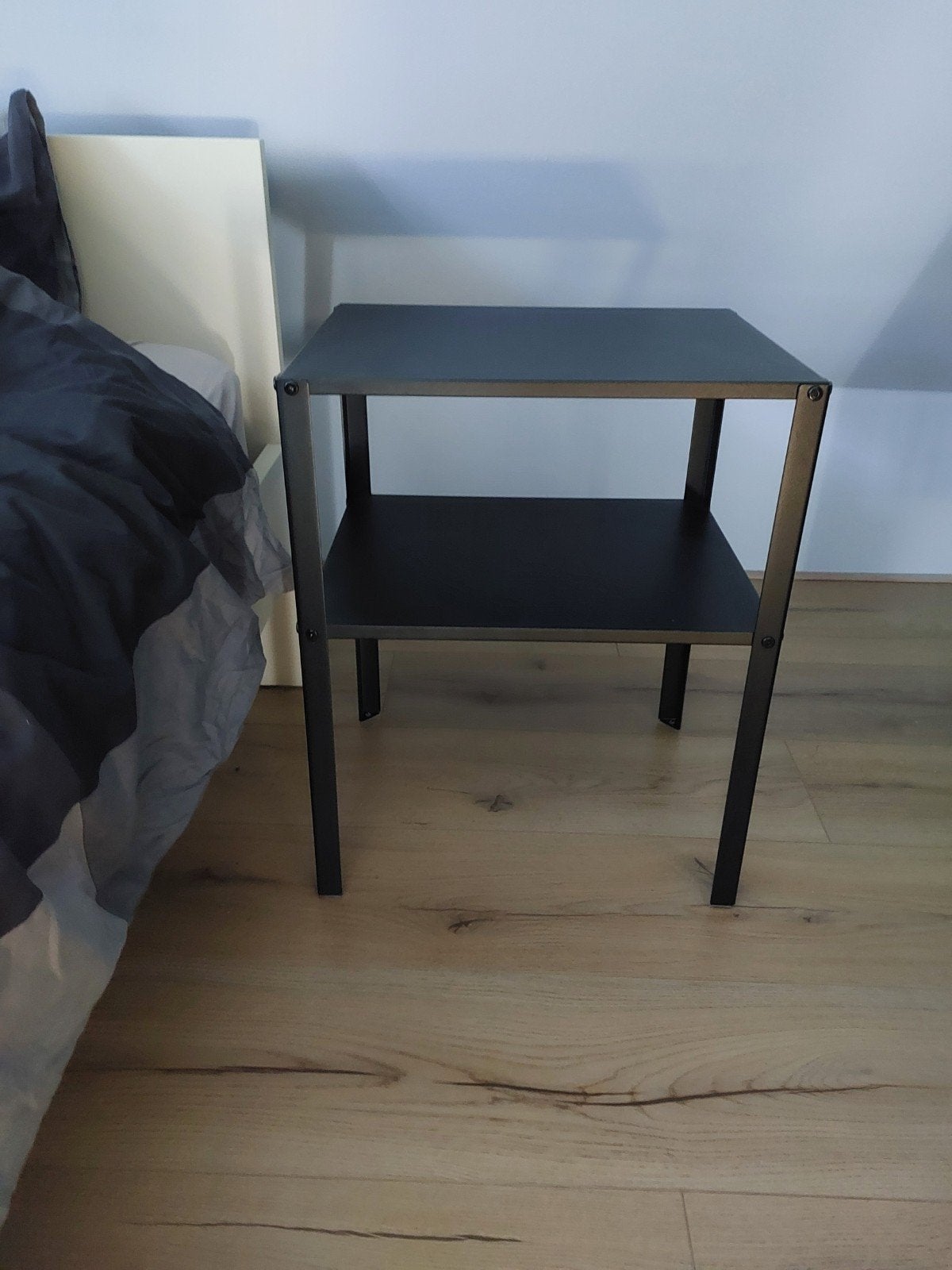 2x IKEA KNARREVIK Nachtkastje Zwart - Z.G.A.N., Huis en Inrichting, Ophalen, Minder dan 45 cm, Metaal of Aluminium, Zo goed als nieuw