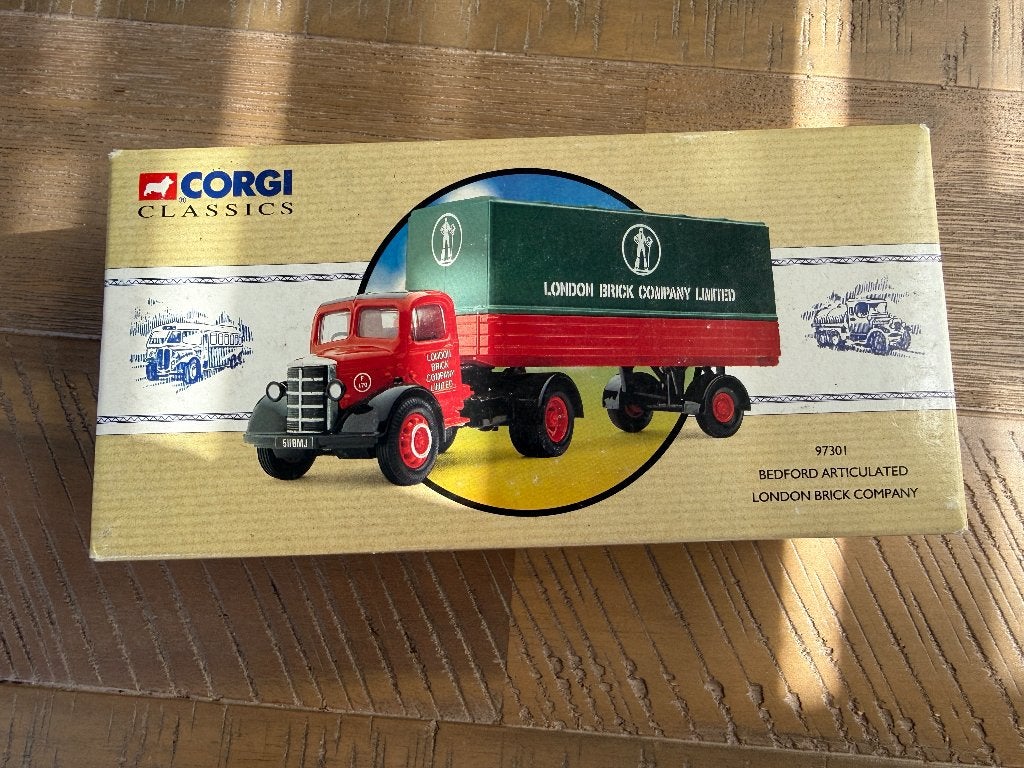 Corgi Classics Bedford Articulated London Brick Company 1:50, Ophalen of Verzenden, Nieuw, Bus of Vrachtwagen, Corgi