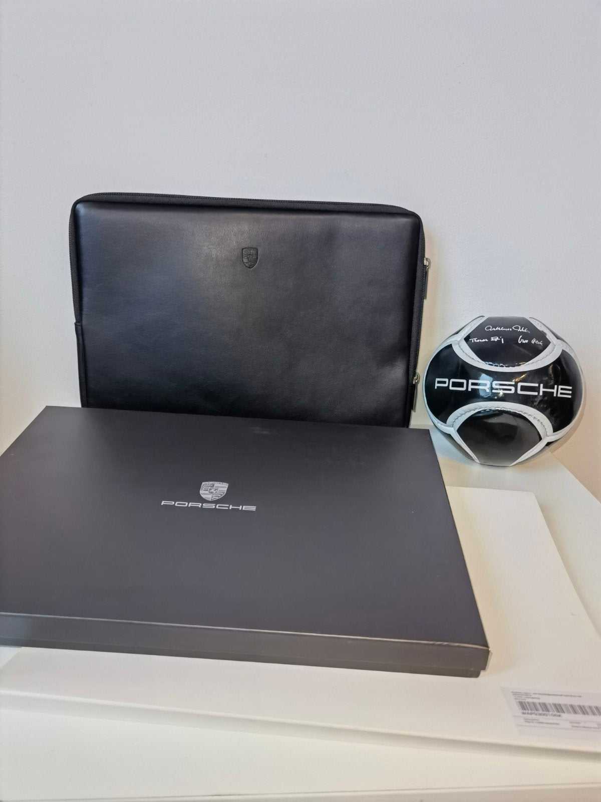 Origineel porsche lederen laptop hoes / laptop sleeve. Gesch, Ophalen of Verzenden, 14 inch, Nieuw, Porsche
