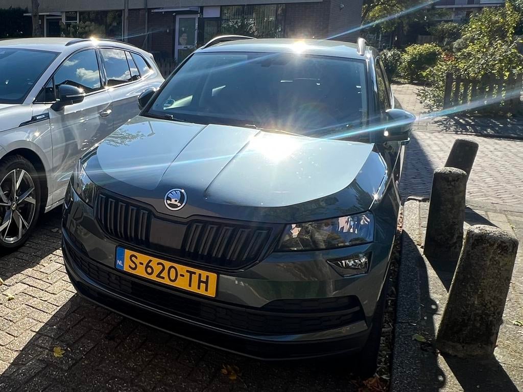 Skoda Karoq 1.0 TSI Greentech 115pk 2019 Grijs, Auto's, Skoda, Voorwielaandrijving, Zwart, Karoq, 1200 kg