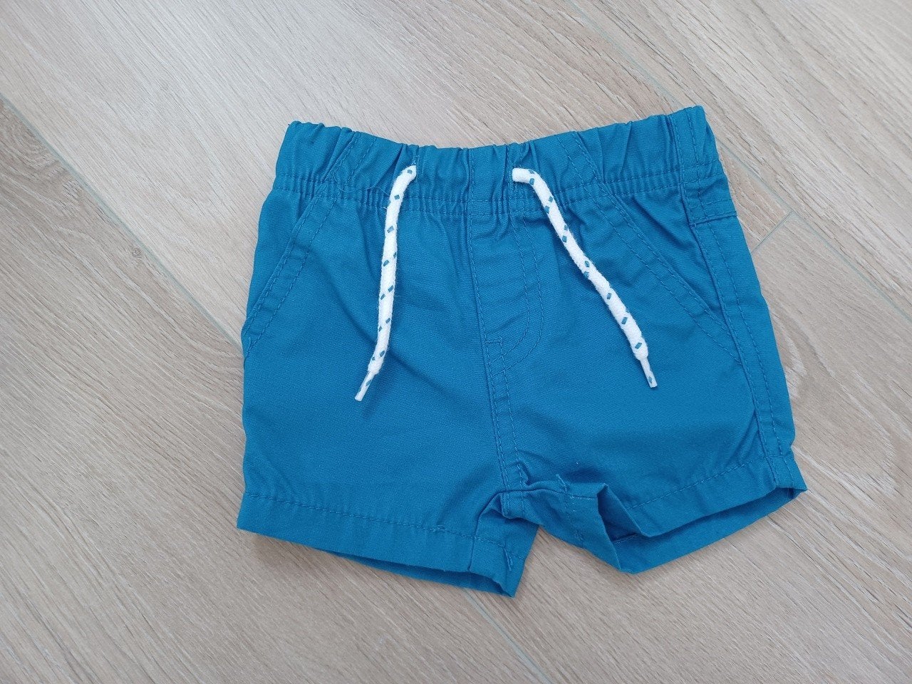 NIEUW blauwe korte broek Zeeman - maat 68, Kinderen en Baby's, Babykleding | Maat 68, Zeeman, Broekje, Nieuw, Ophalen of Verzenden