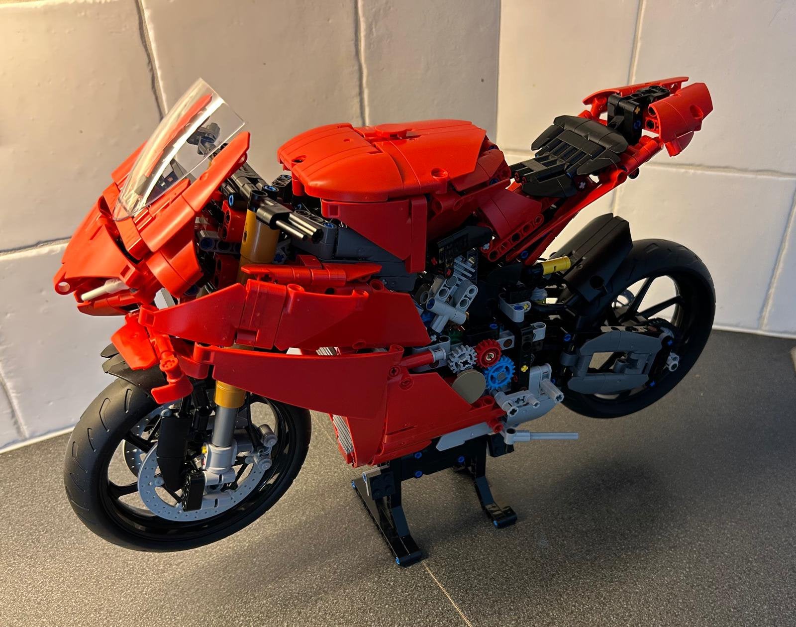 Lego technic Ducati panigale 42202, Kinderen en Baby's, Speelgoed | Duplo en Lego, Lego, Compleet, Ophalen of Verzenden, Zo goed als nieuw